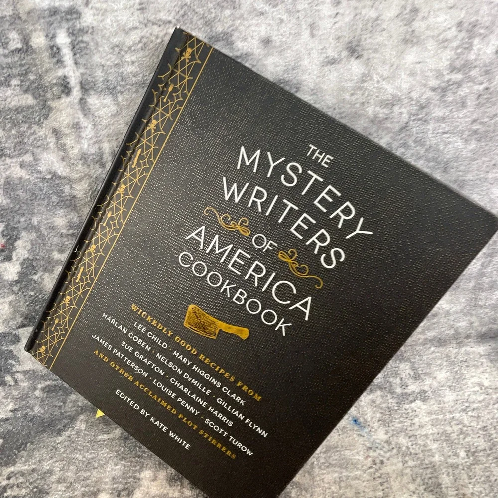 Quirk Books The Mystery Writers of America Cookbook Kate‎ White Hardcover